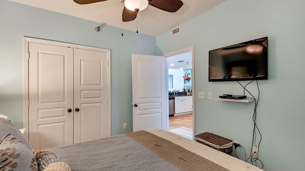 Photo of Bedroom in Pensacola Beach