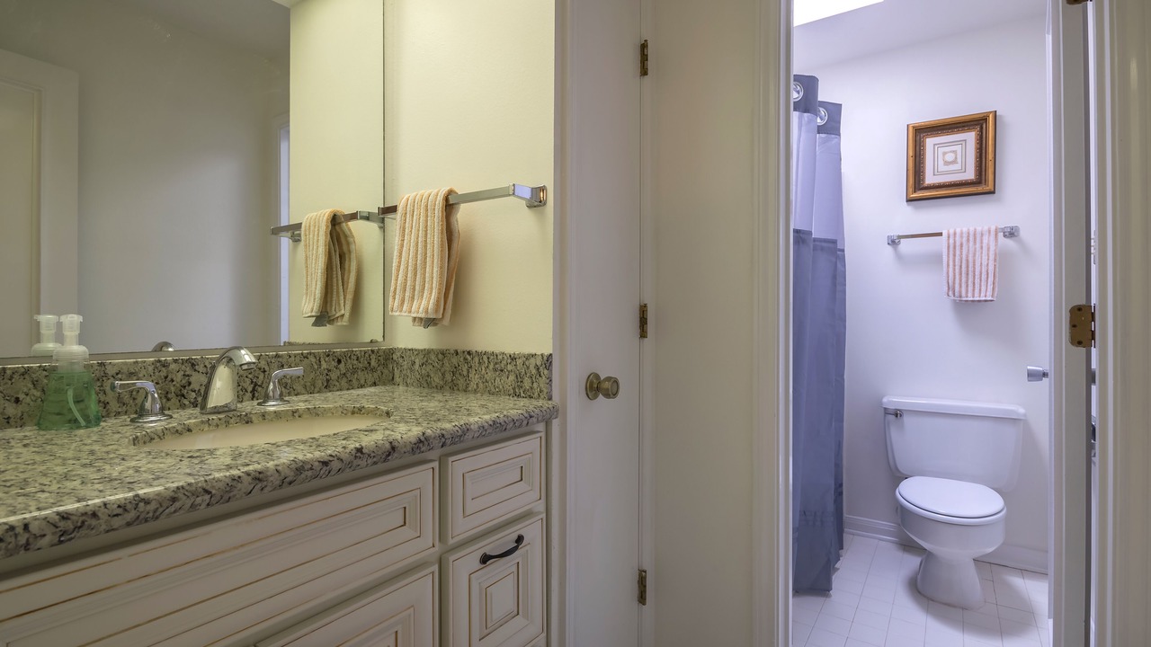 Photo of Bathroom in Uptown Historic District