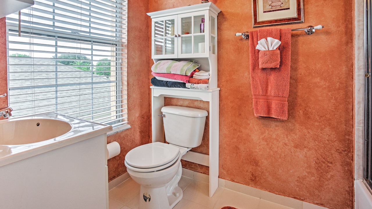 Photo of Bathroom in Crown Pointe