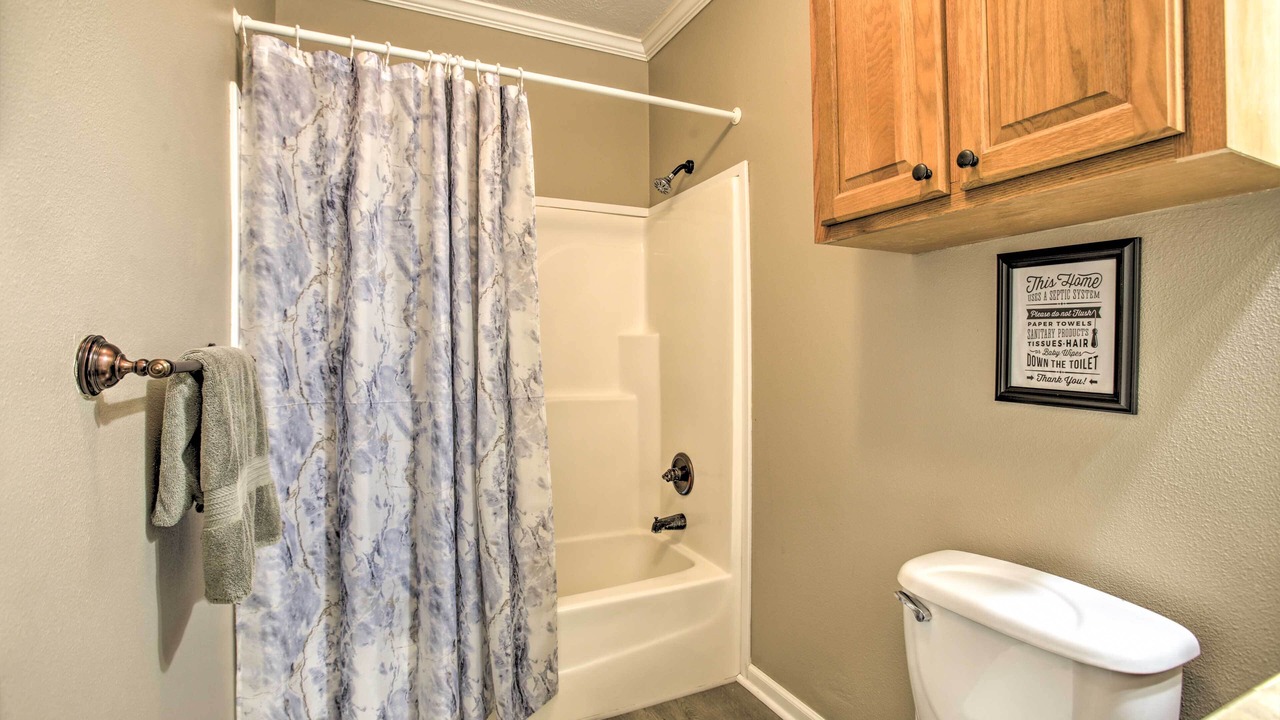 Photo of Bathroom in Lake Catherine