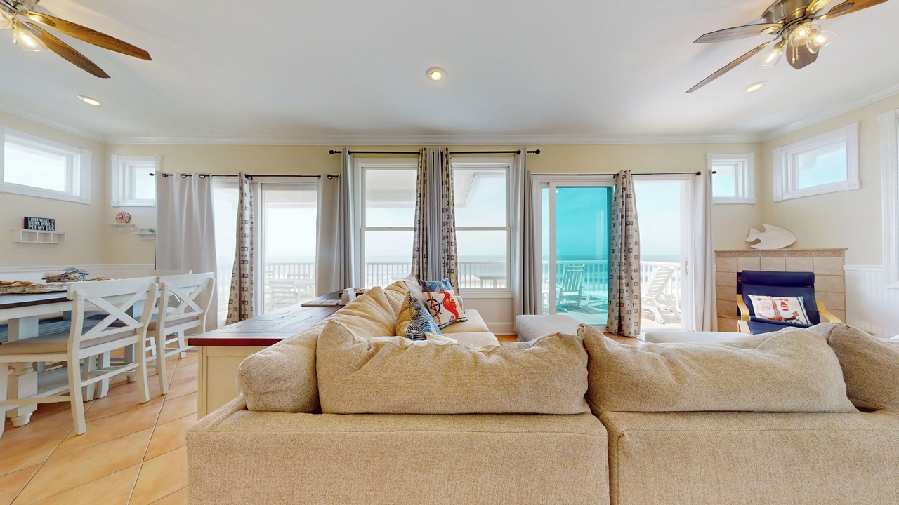 Photo of Livingroom in Cape San Blas