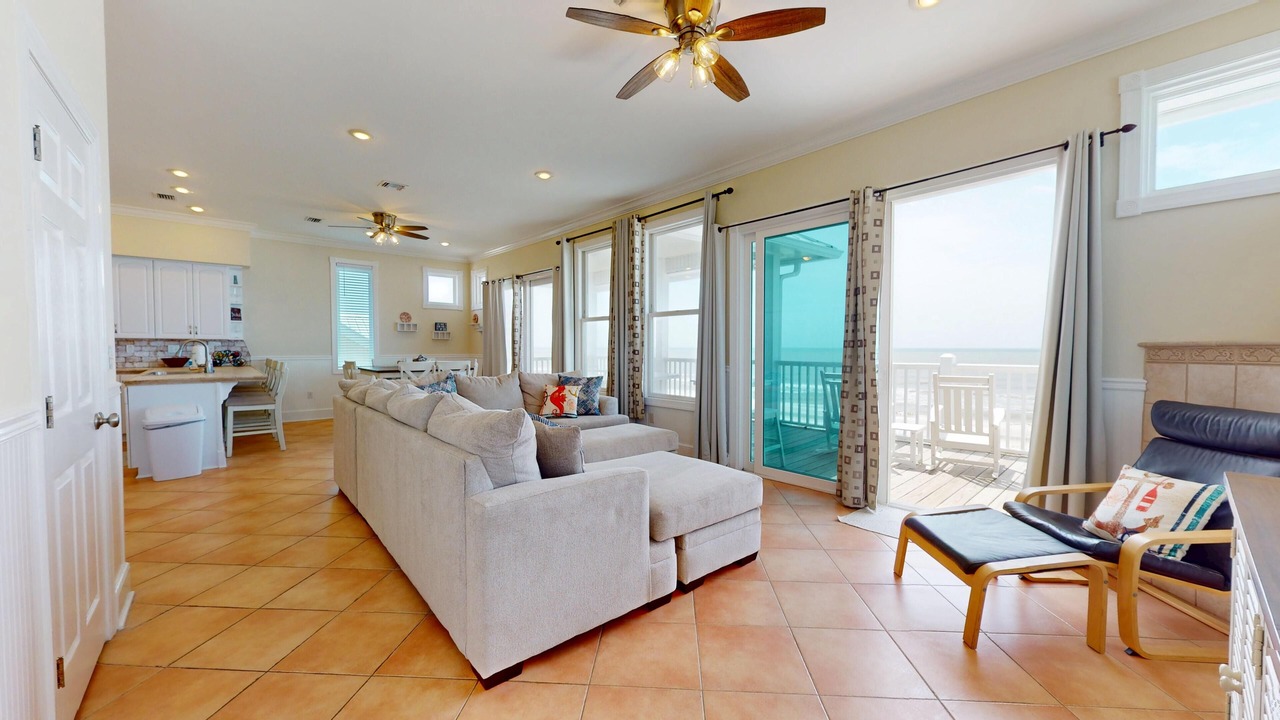 Photo of Livingroom in Cape San Blas