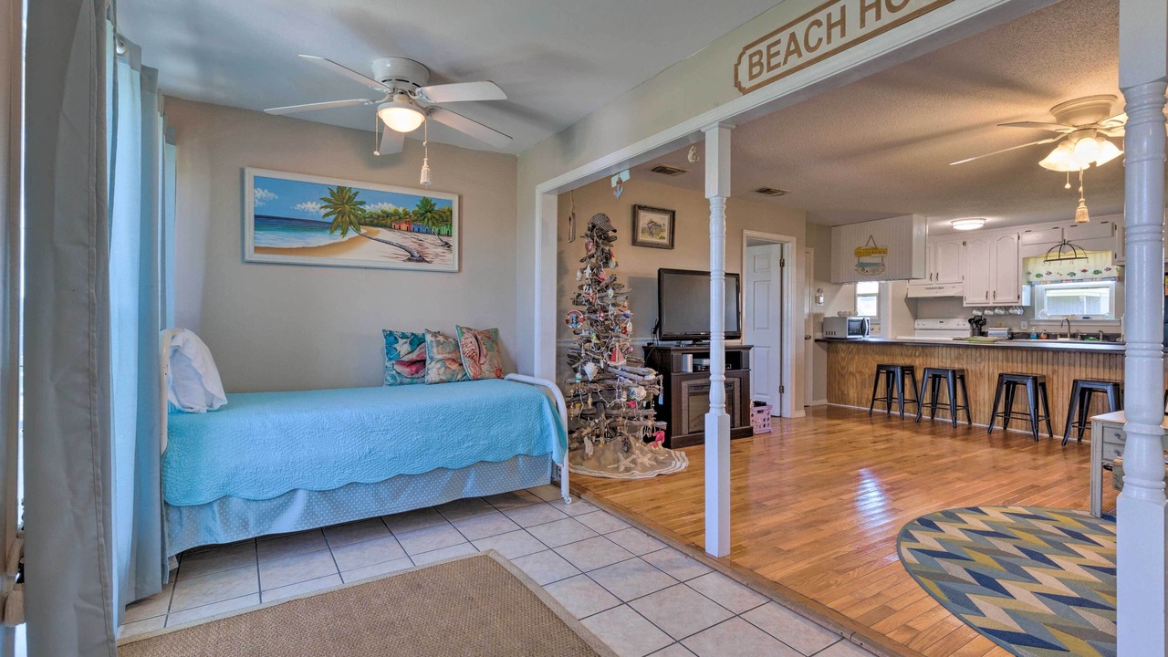 Photo of Bedroom in Dauphin Island