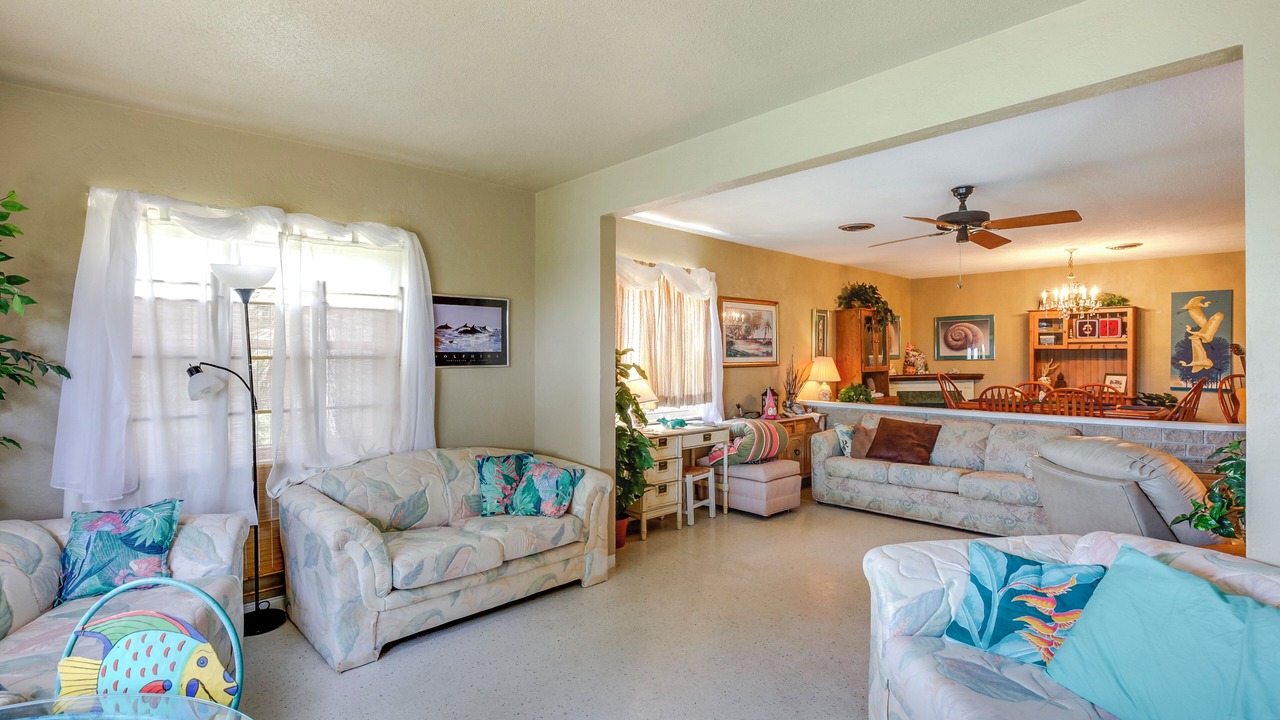 Photo of Livingroom in Oakview Heights