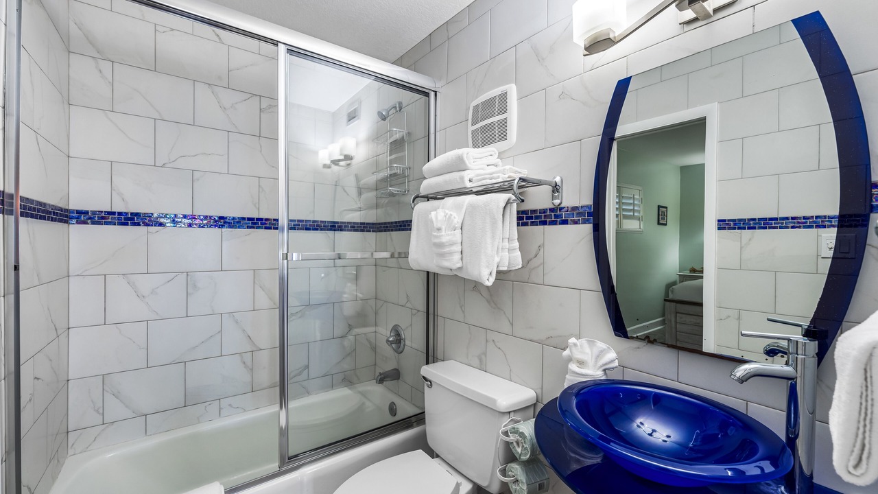 Photo of Bathroom in Holiday Isle