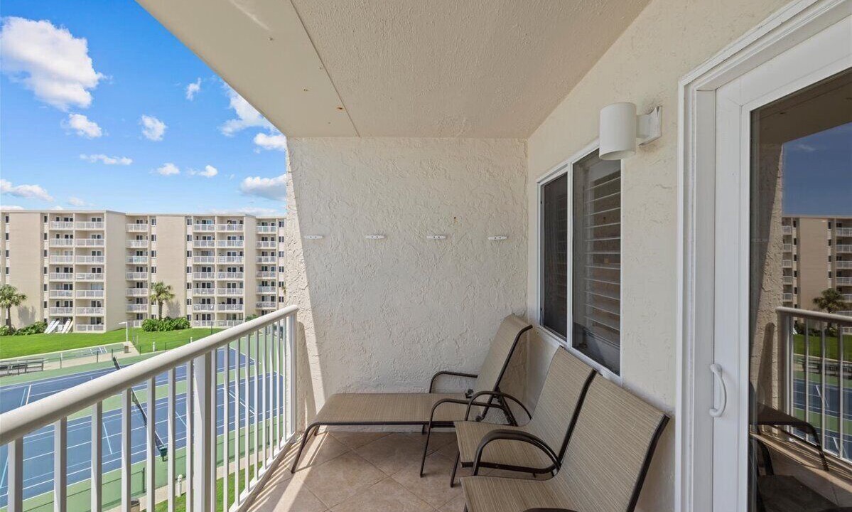 Photo of Patio Balcony in Holiday Isle