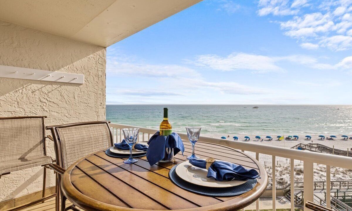 Photo of Patio Balcony in Holiday Isle