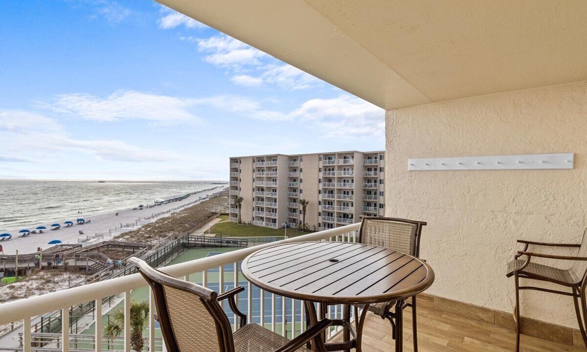 Photo of Patio Balcony in Holiday Isle