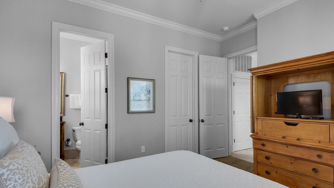 Photo of Bedroom in Avalon Beach Estates