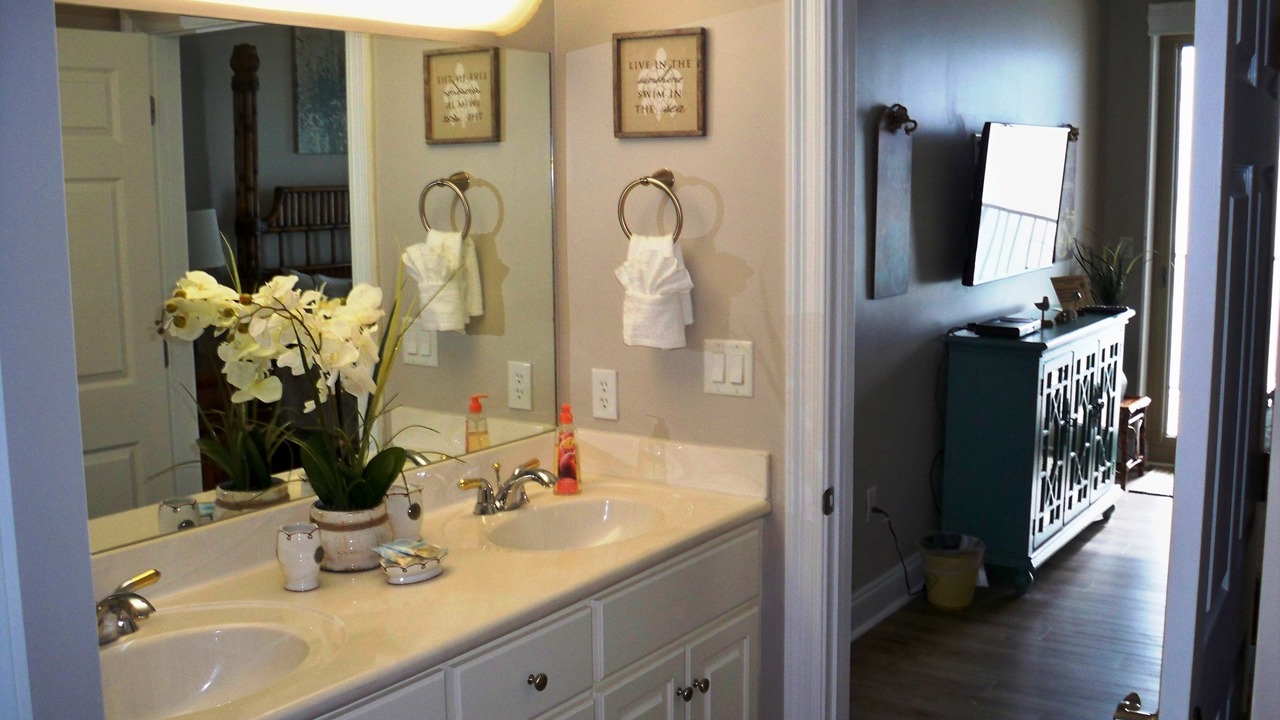 Photo of Bathroom in Thomas Drive