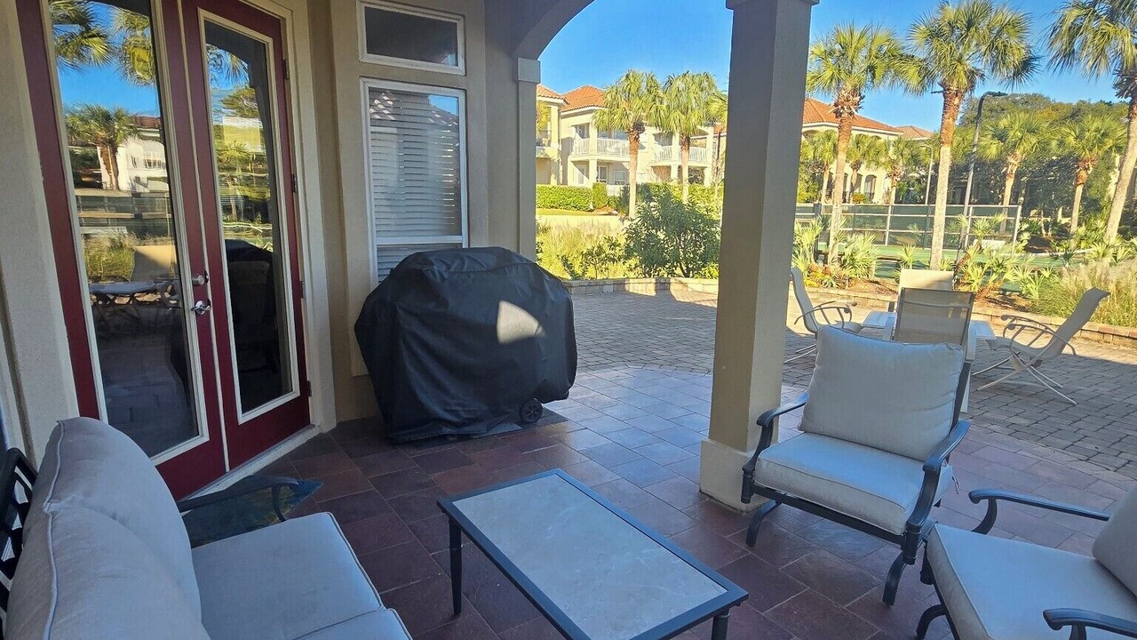 Photo of Patio Balcony in Fort Bay