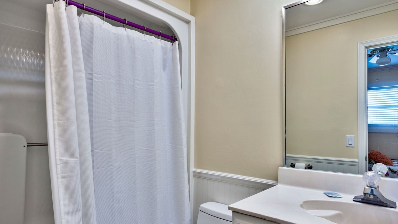 Photo of Bathroom in Clipper Cove
