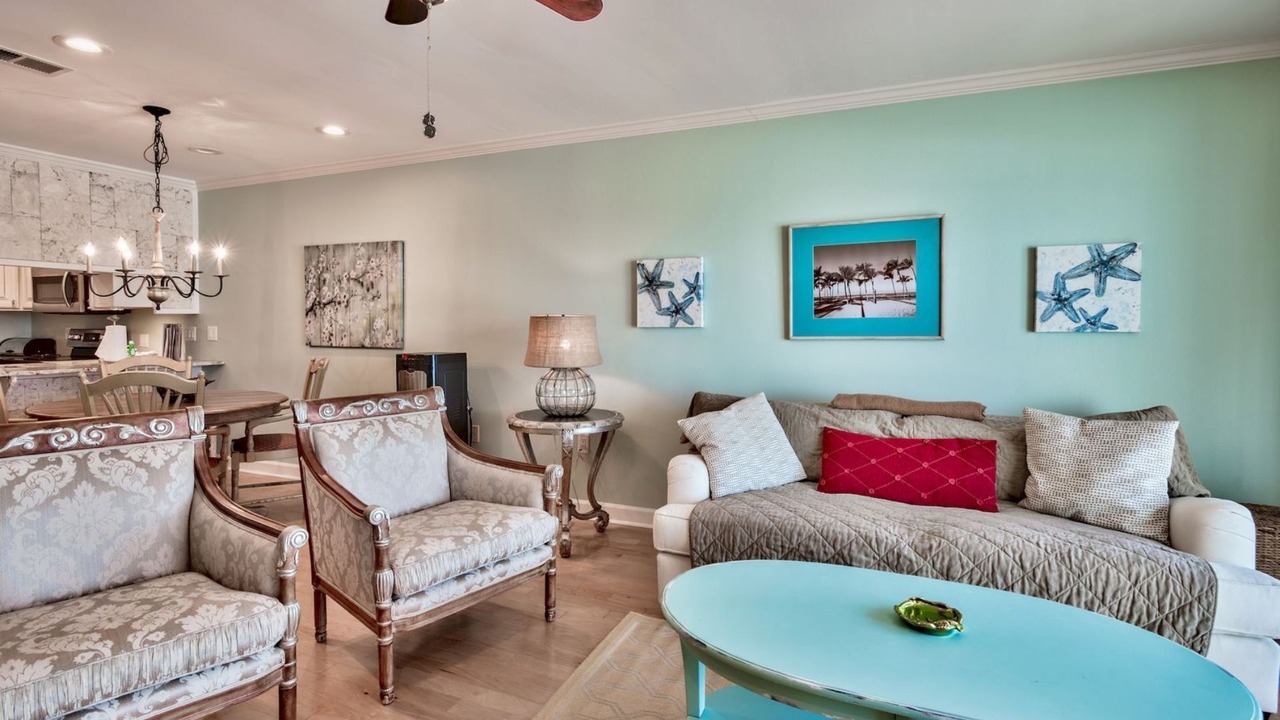 Photo of Livingroom in Clipper Cove