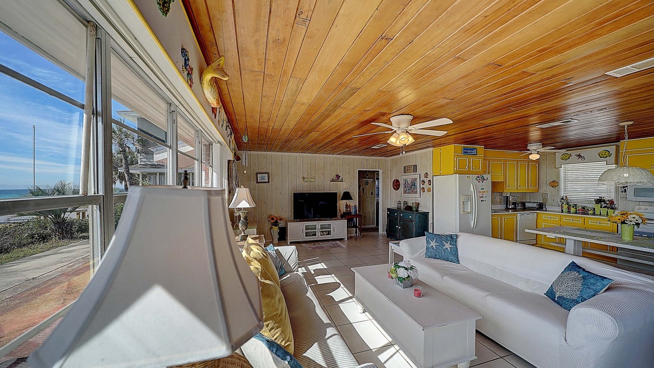 Photo of Livingroom in Kiska Beach