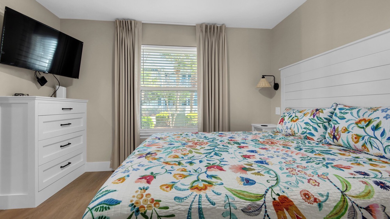 Photo of Bedroom in Miramar Beach