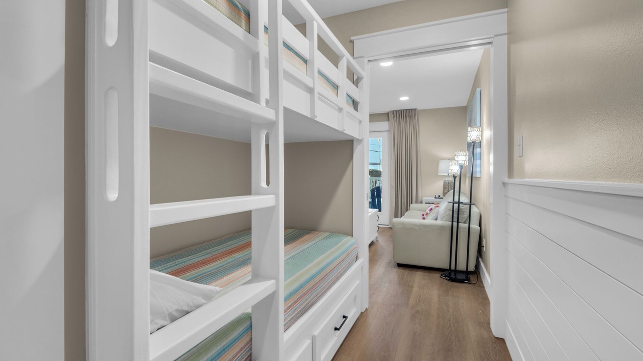 Photo of Bedroom in Miramar Beach