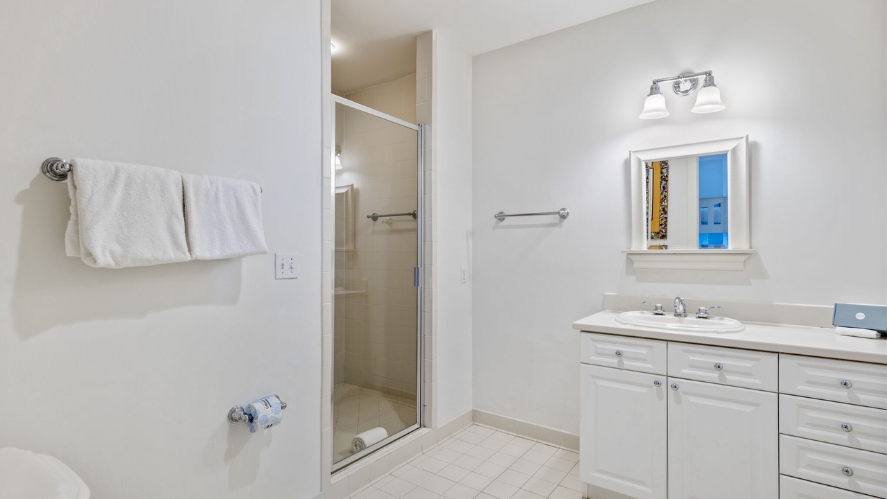 Photo of Bathroom in Gulf District