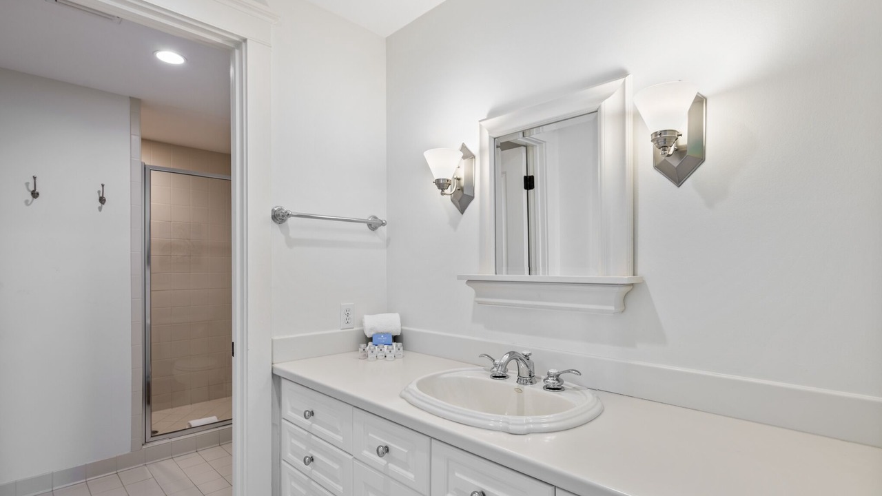 Photo of Bathroom in Gulf District