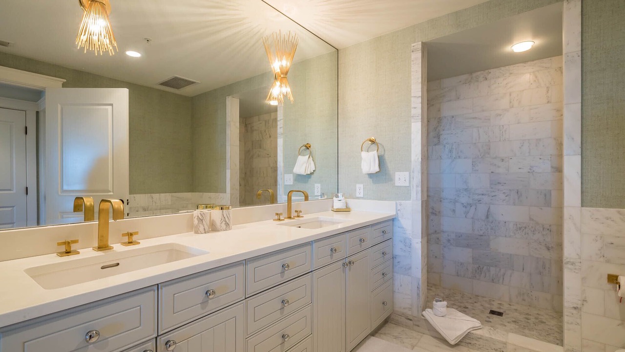Photo of Bathroom in Gulf District