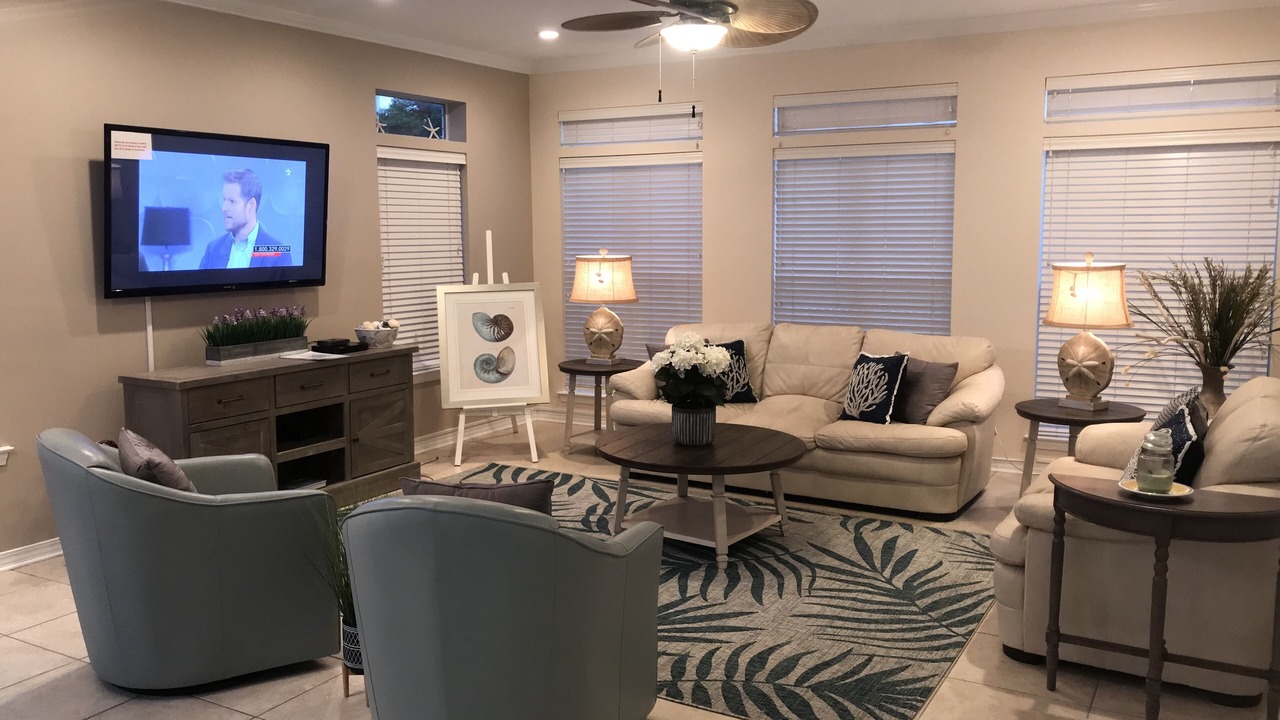 Photo of Livingroom in Crystal Beach