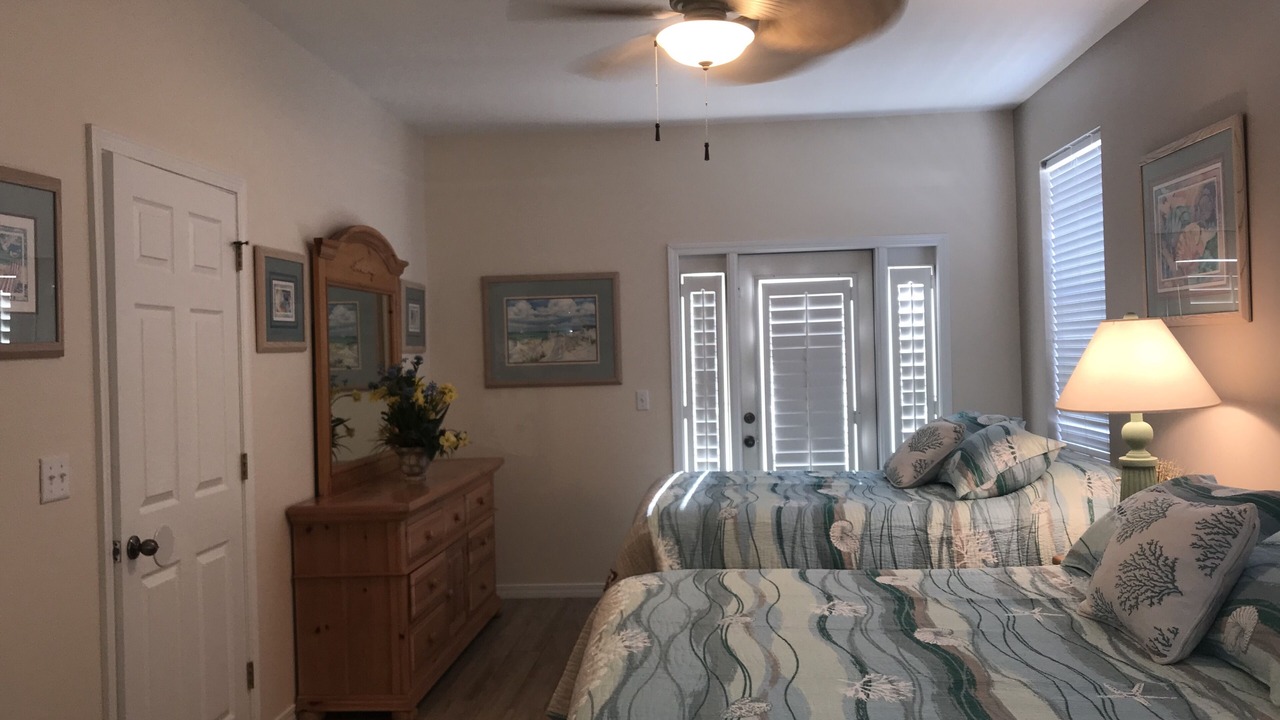 Photo of Bedroom in Crystal Beach