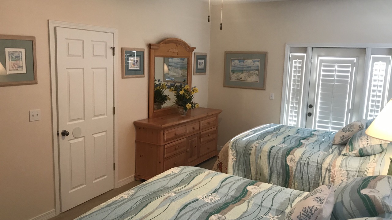 Photo of Bedroom in Crystal Beach