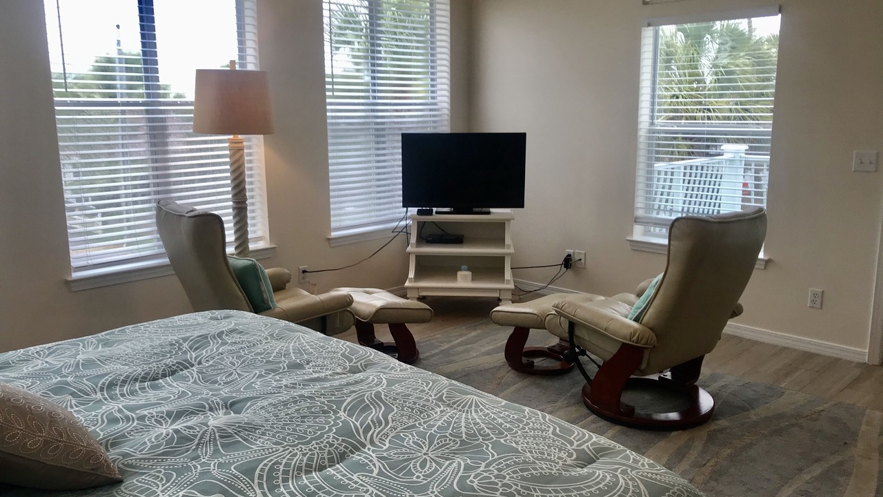 Photo of Bedroom in Crystal Beach
