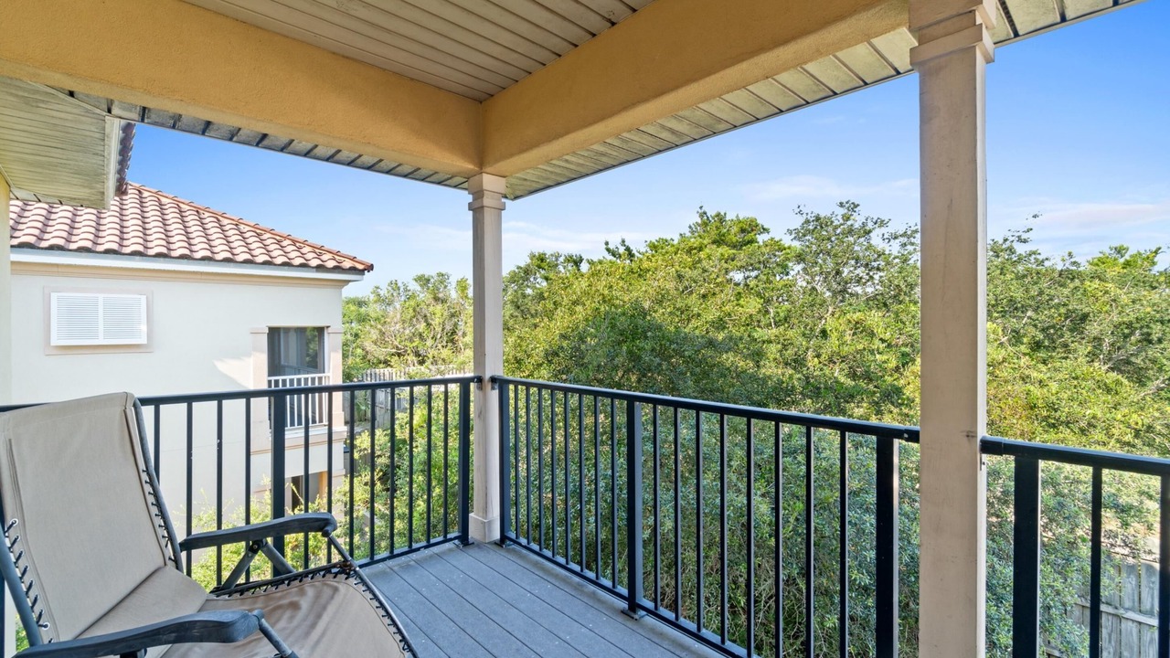 Photo of Patio Balcony in Fort Bay