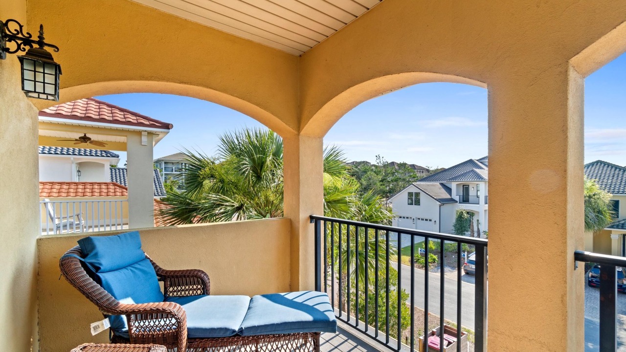 Photo of Patio Balcony in Fort Bay