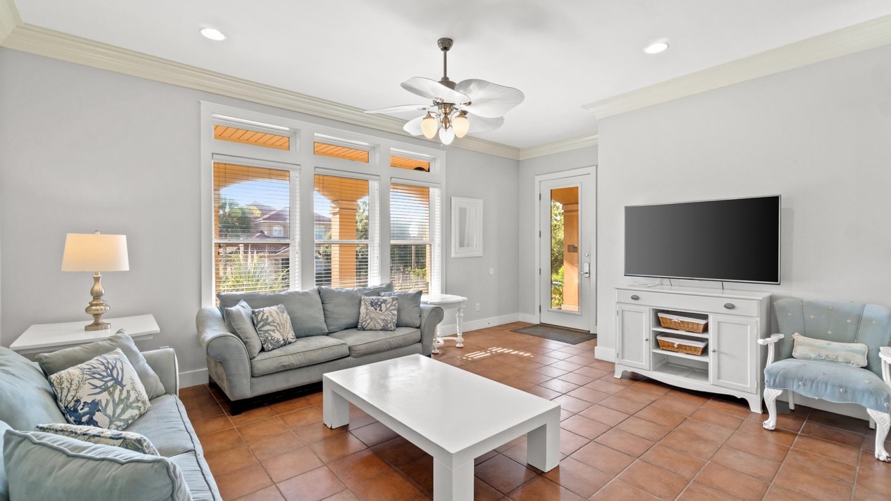 Photo of Livingroom in Fort Bay