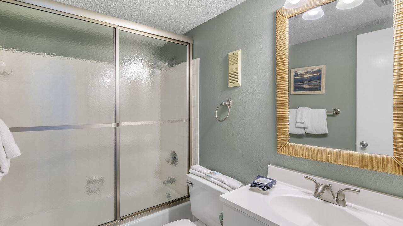 Photo of Bathroom in Holiday Isle