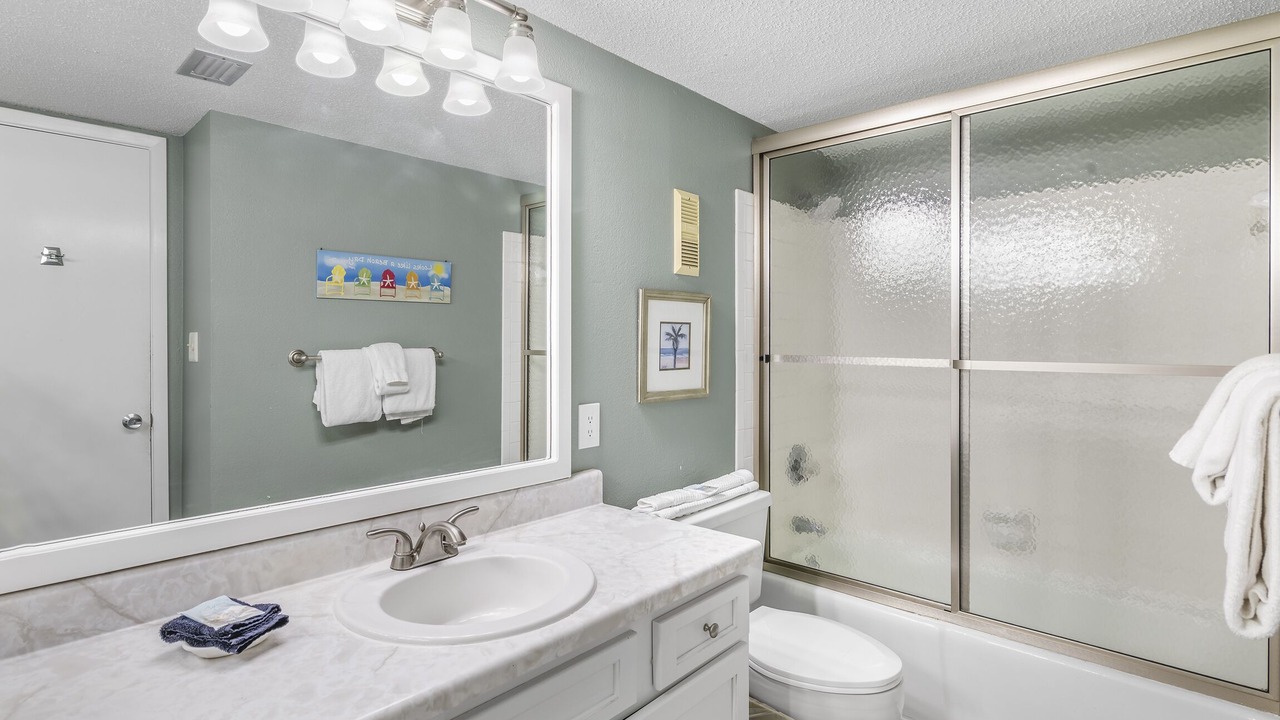 Photo of Bathroom in Holiday Isle