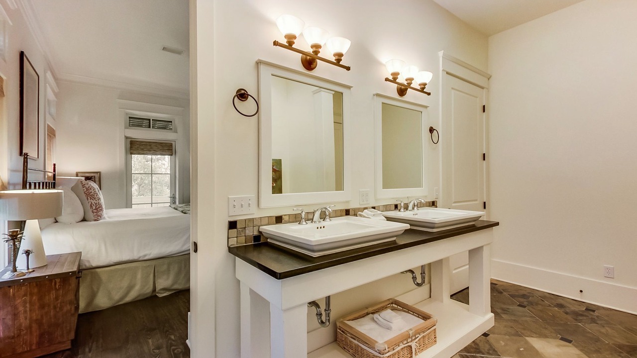 Photo of Bathroom in Forest District