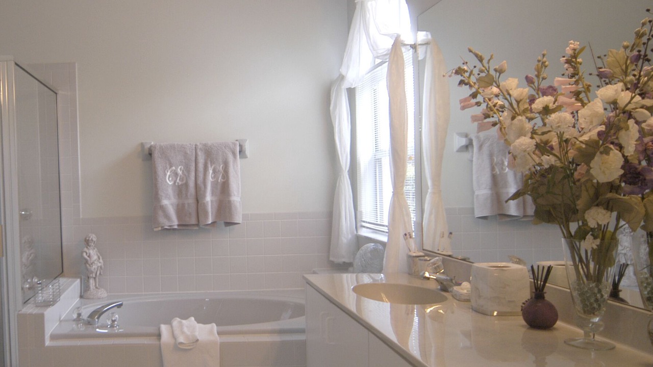 Photo of Bathroom in Crown Pointe