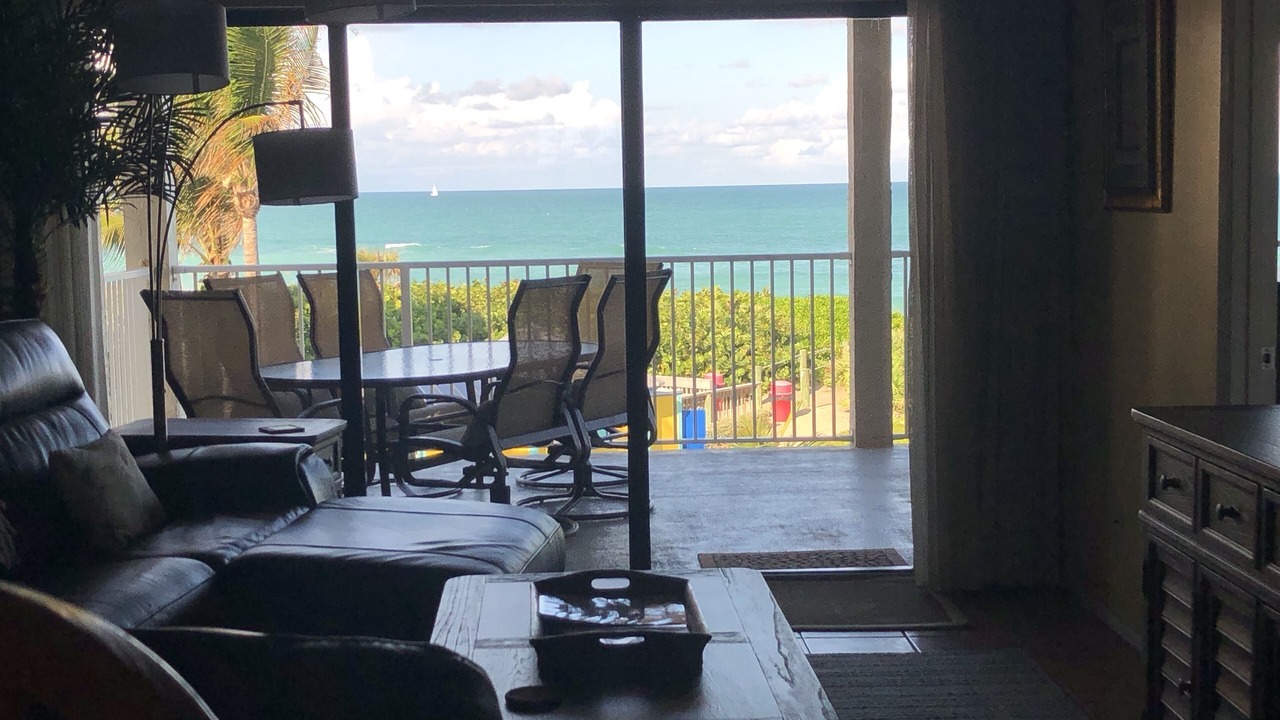 Photo of Livingroom in Stuart