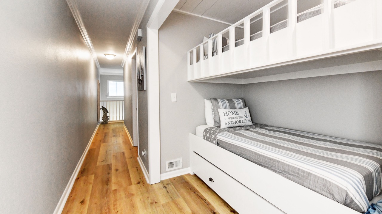 Photo of Bedroom in Laguna Beach Estates
