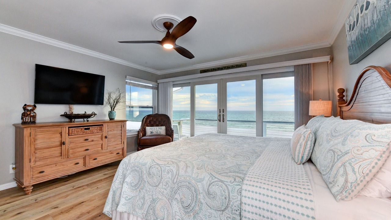 Photo of Bedroom in Laguna Beach Estates