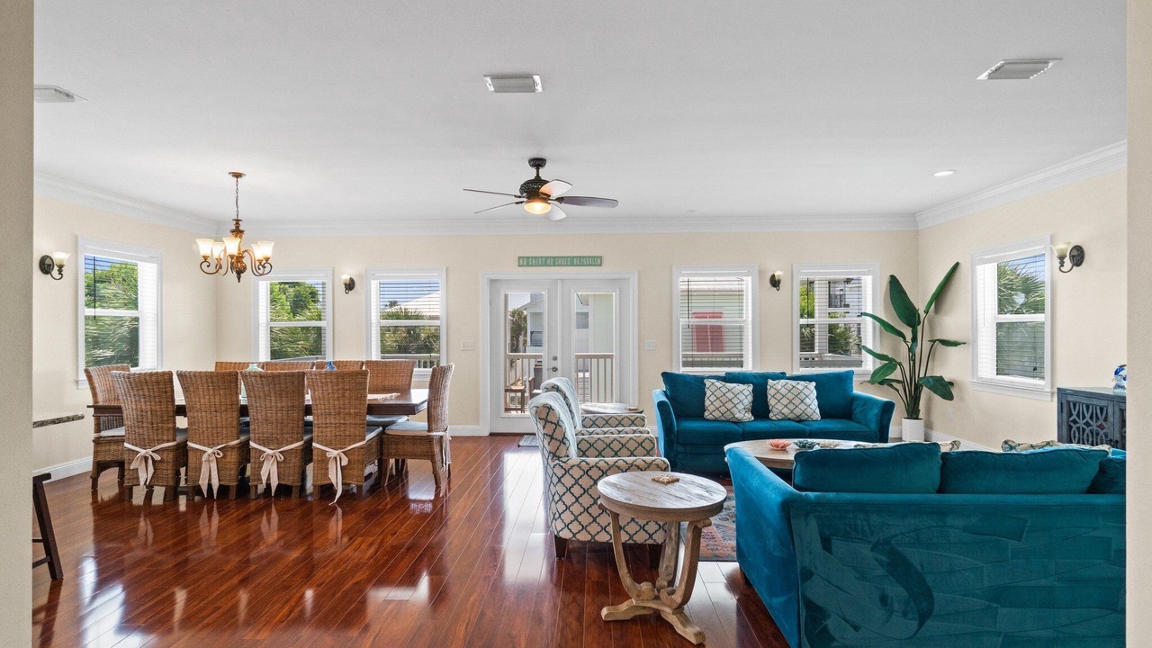 Photo of Bedroom in Crystal Beach