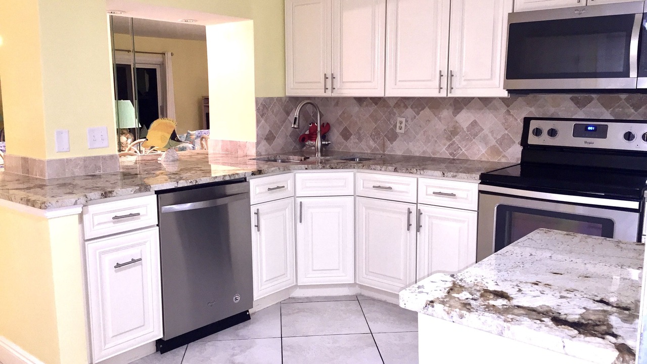 Photo of Kitchen in Lower Grand Lagoon