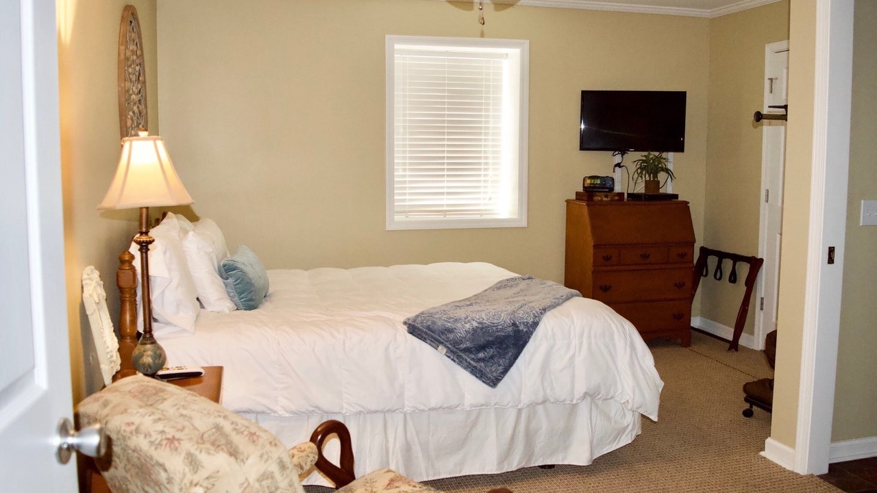 Photo of Bedroom in Troy