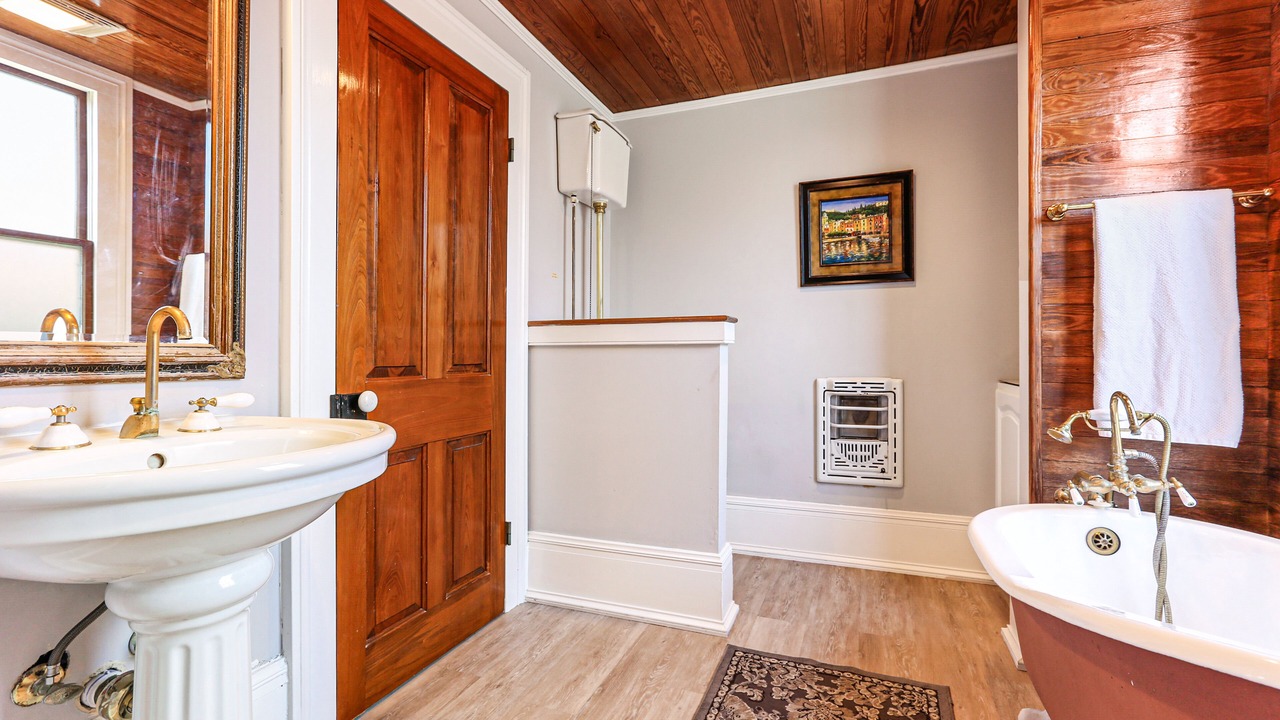 Photo of Bathroom in Arabi