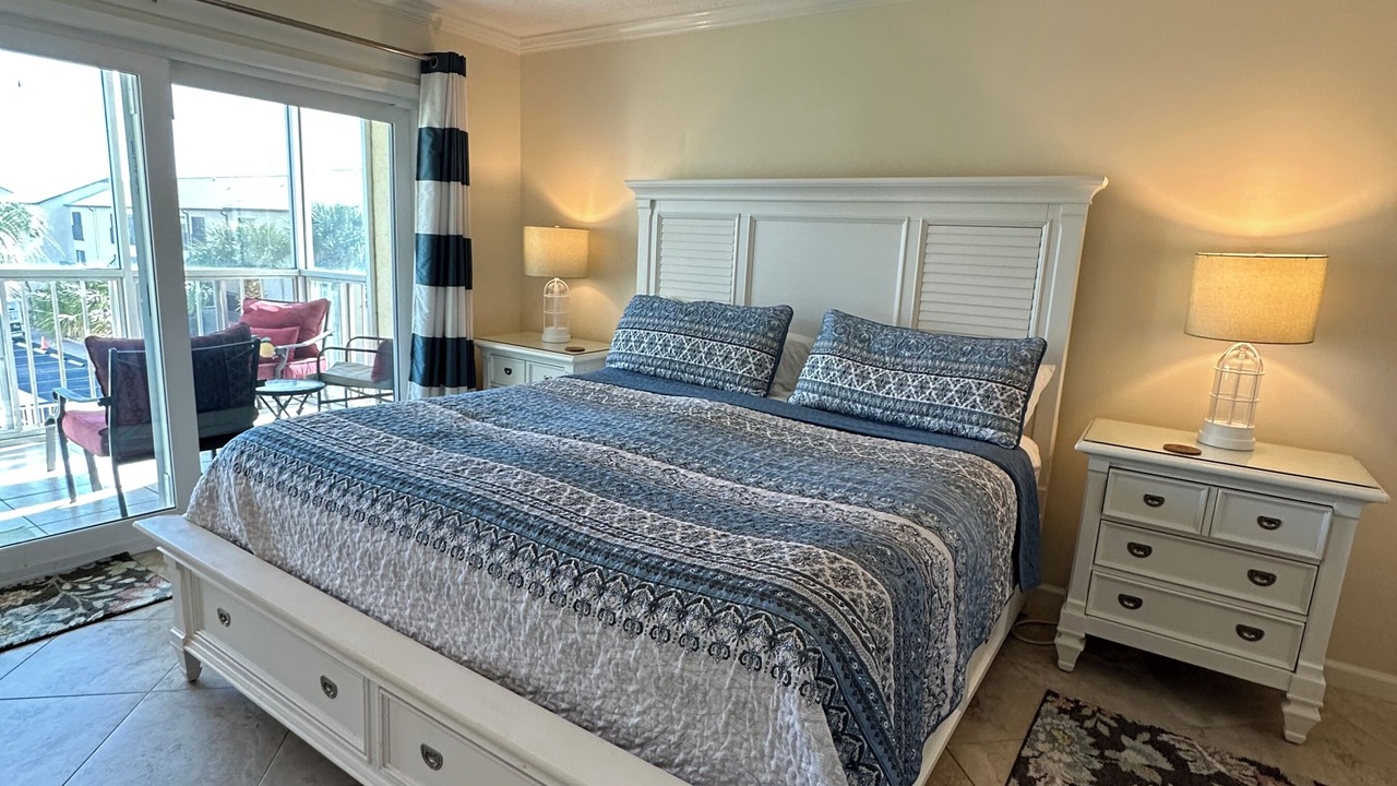 Photo of Bedroom in Biltmore Beach