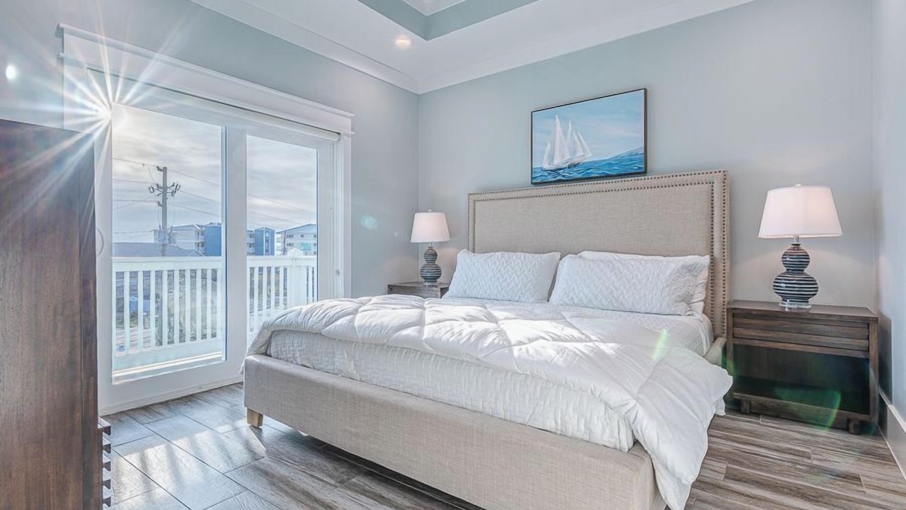 Photo of Bedroom in Laguna Beach Estates