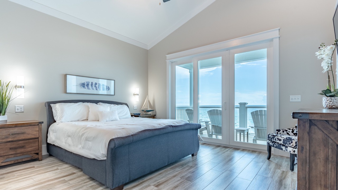 Photo of Bedroom in Laguna Beach Estates