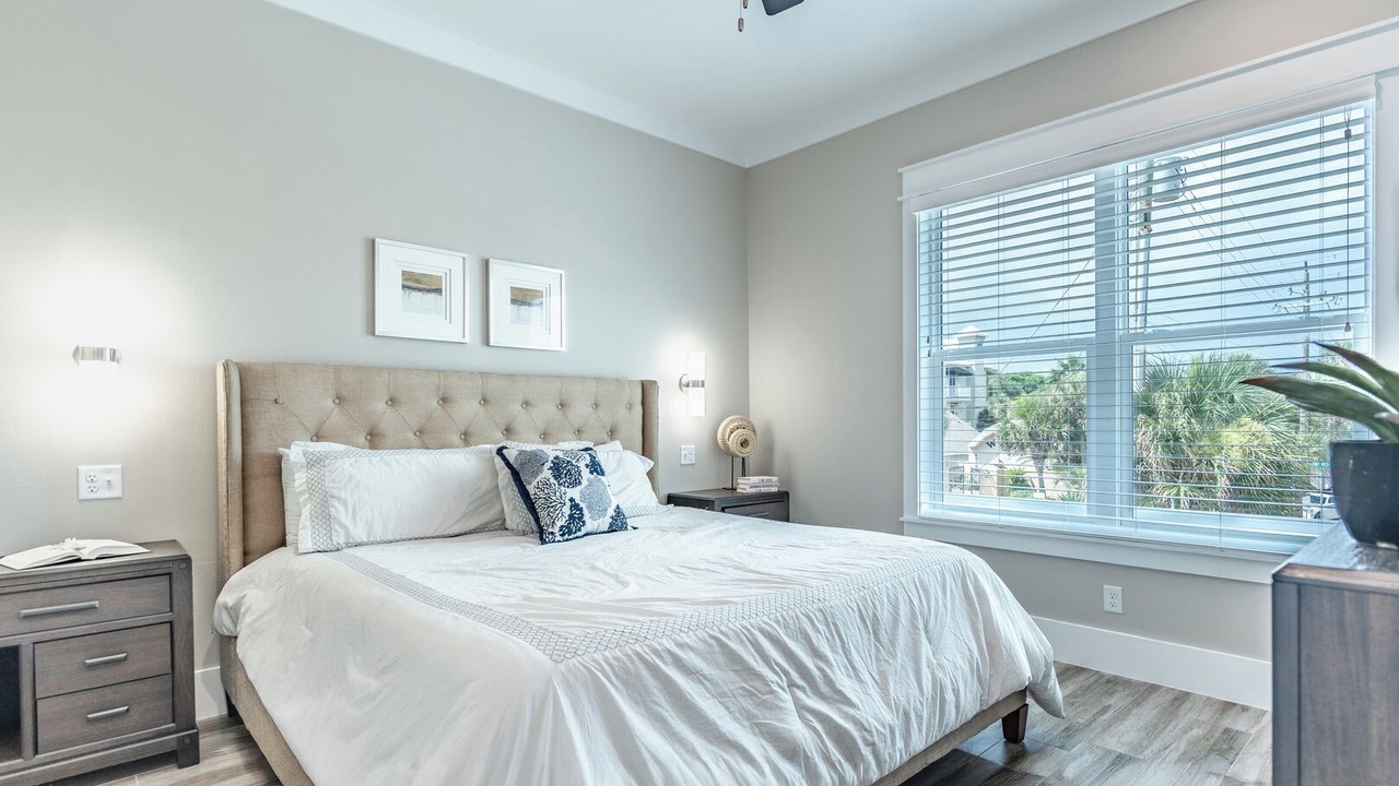 Photo of Bedroom in Laguna Beach Estates