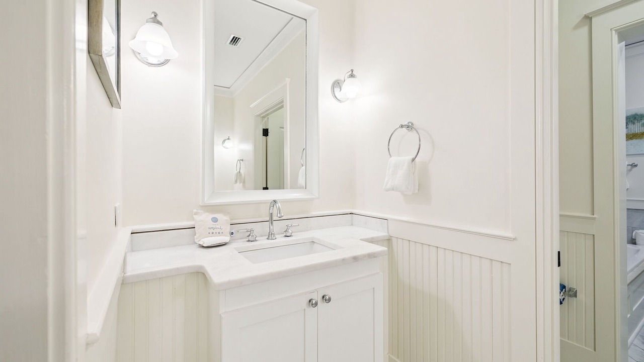 Photo of Bathroom in Beach District