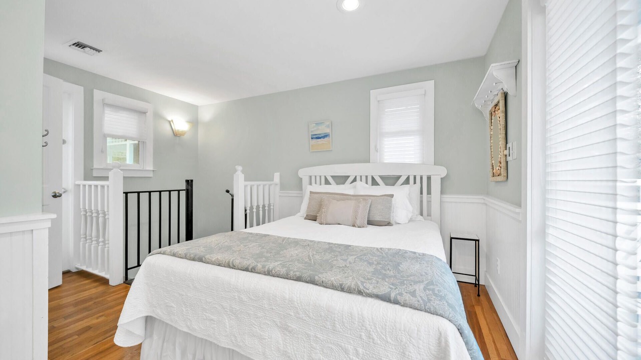 Photo of Bedroom in Seaside
