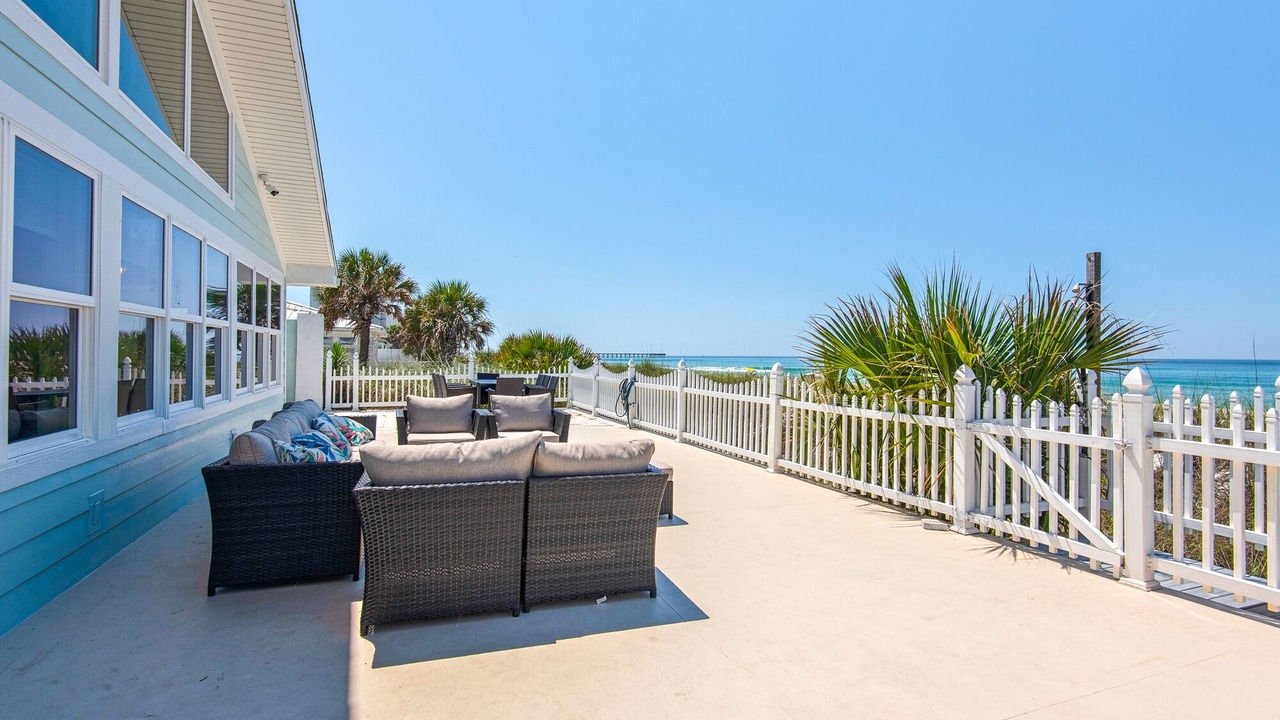 Photo of Patio Balcony in Bahama Beach