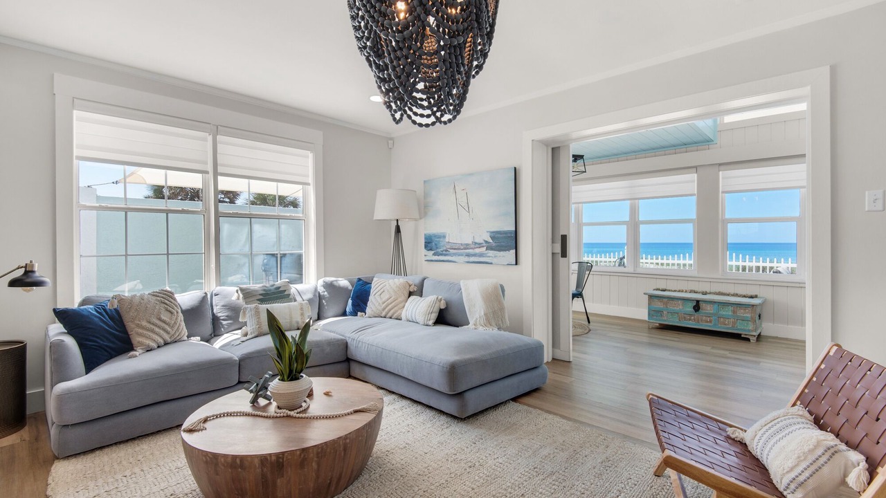Photo of Livingroom in Bahama Beach