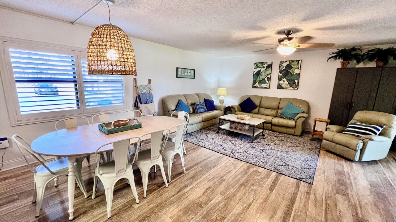 Photo of Livingroom in Butler Beach